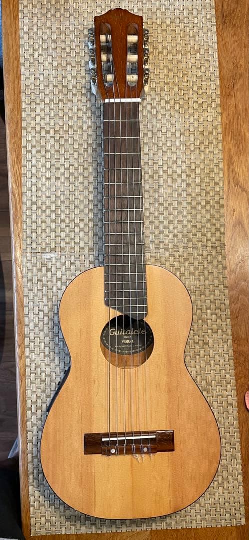 【美品】YAMAHA ギタレレGLX-1 ピックアップ付きモデル GUITALELE(ギタレレ) GLX-1: 昔に比べりゃ 金も入るし・・・・