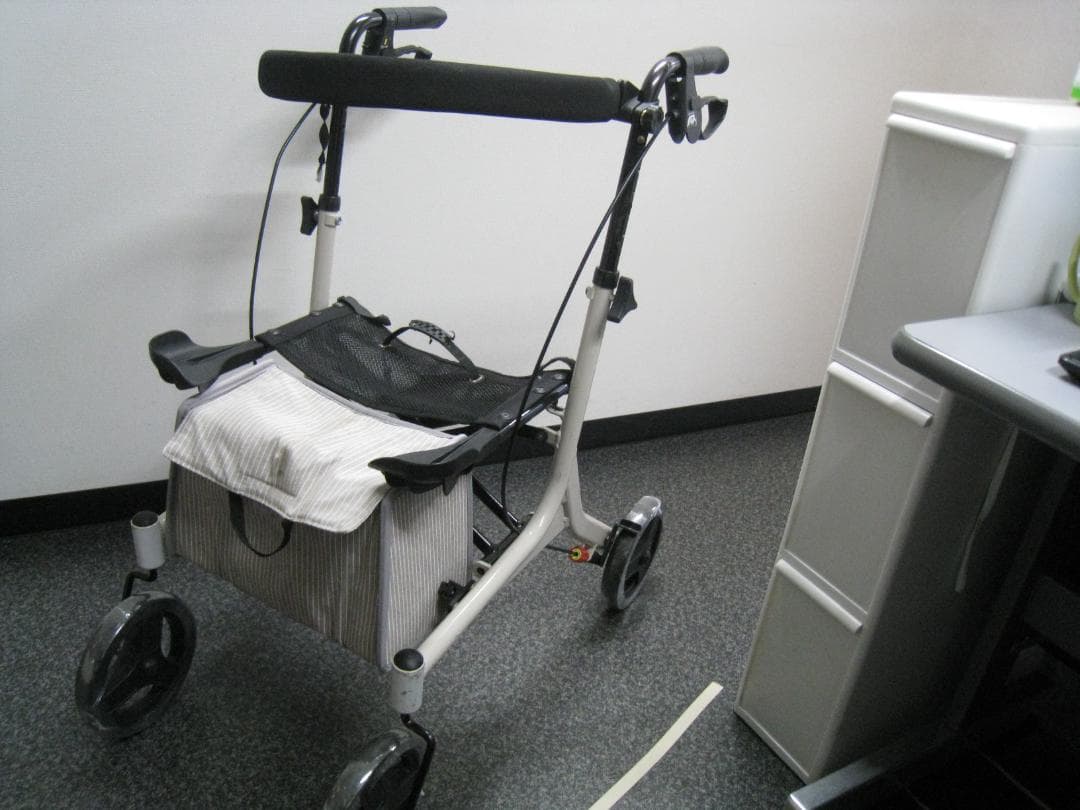 屋外用 四輪 歩行車 ショッピングターン 安寿 アロン化成 送料無料 ②