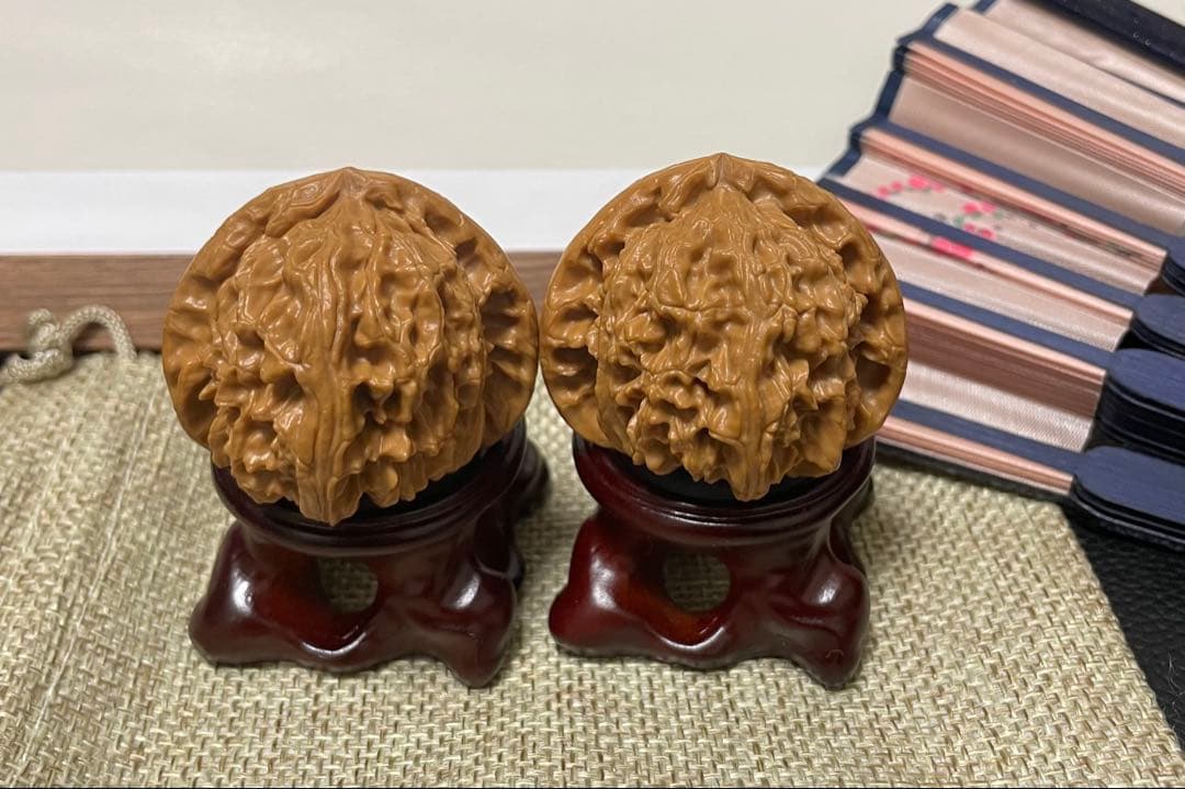 ご依頼No.338 遊ぶクルミ文玩核桃精配三角白狮子头核桃 文玩袋 セット 遊ぶ胡桃、文玩核桃、クルミ403935/38.5g その他素材 鏡淞堂260040