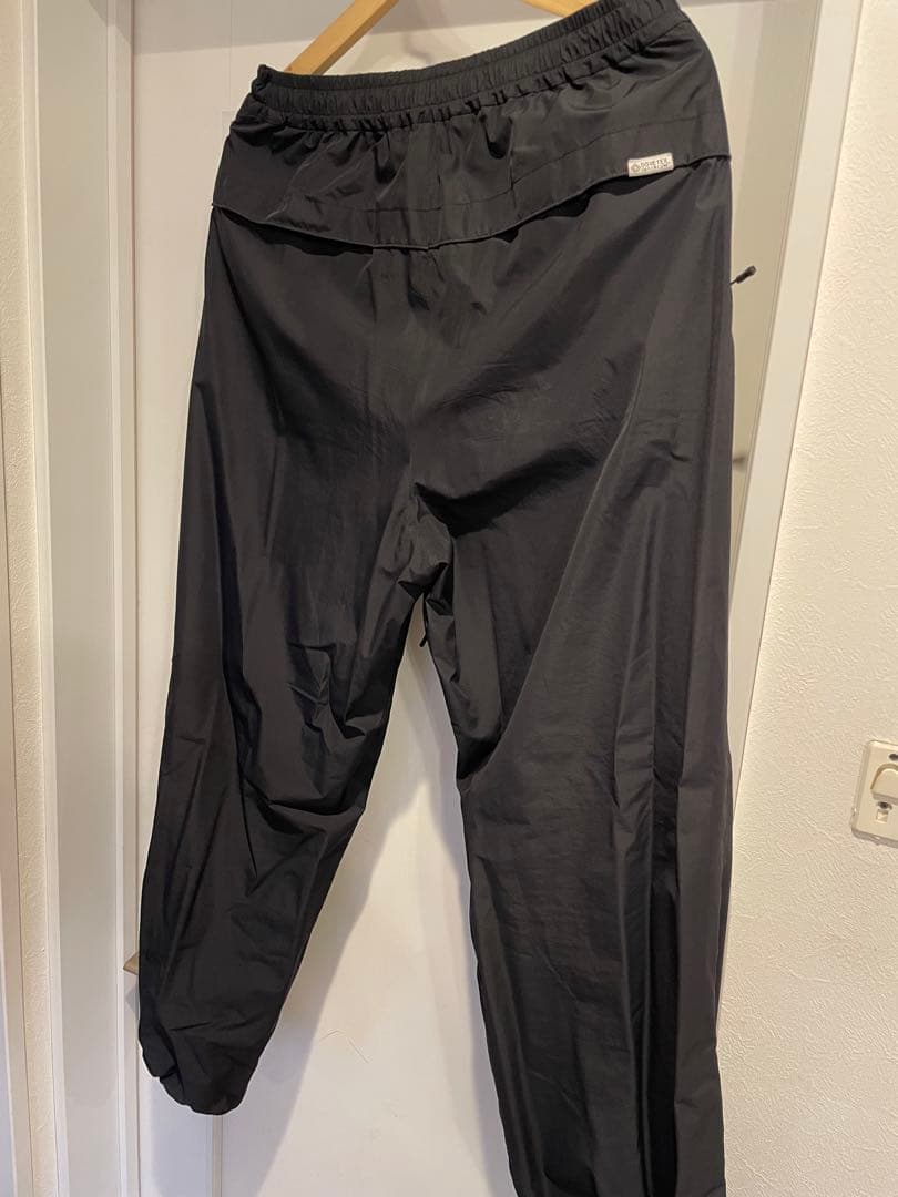 りゅう様専用TECH WINDBREAKER GORE-TEXパンツのみ - メルカリ