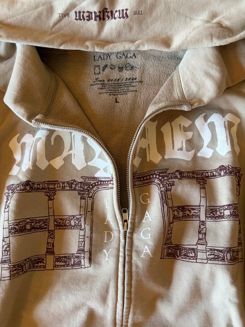 Lady Gaga The MAYHEM ZIP HOODIE L ベージュ - メルカリ