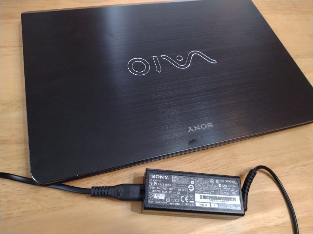 SONY VAIO SVF14A19　i3-3227U 4.0GB SSD256
