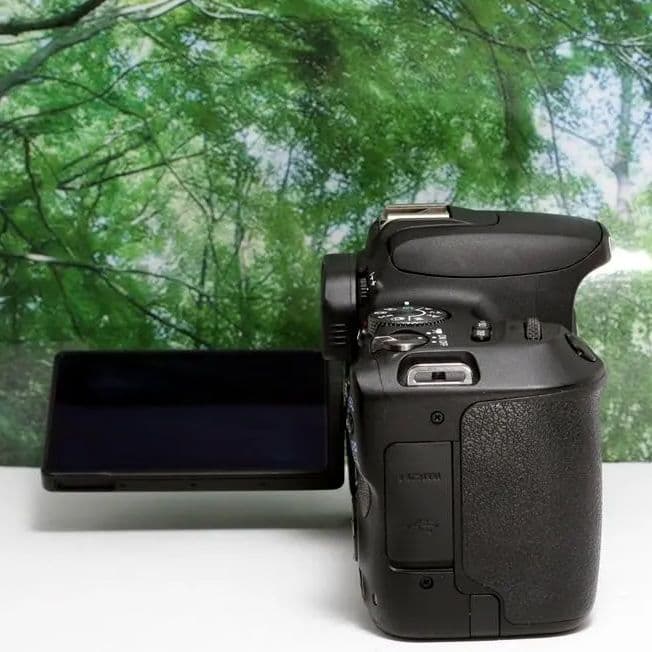 ❤Wi-Fi搭載！超高画質自撮りOK！キヤノン Kiss X9トリプルレンズ❤