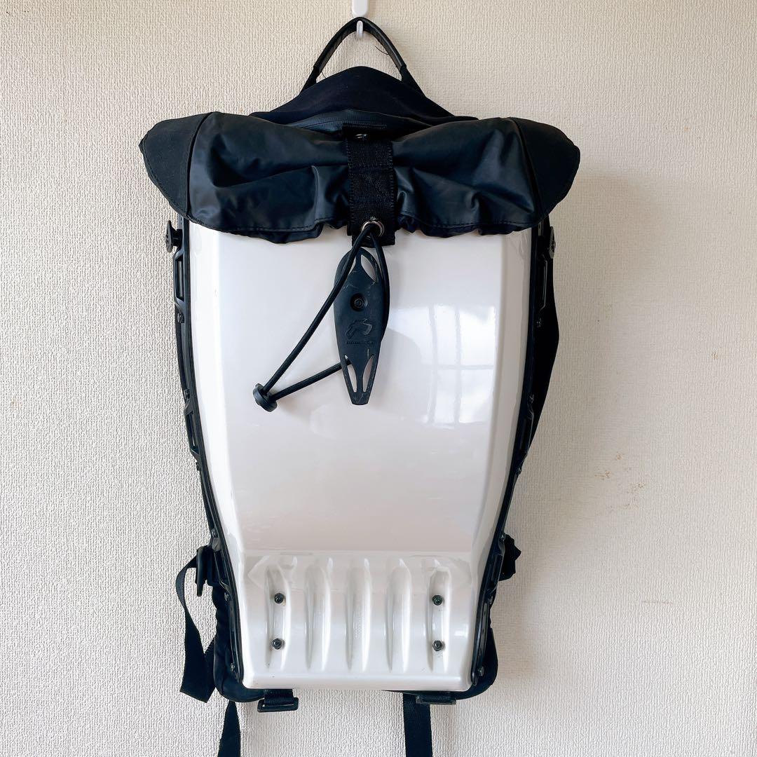 ボブルビー BOBLBEE PC収納可 ハードシェル バックパック 白×黒 正規輸入品 BOBLBEE 25L GTX ハードシェル バックパック ファントム