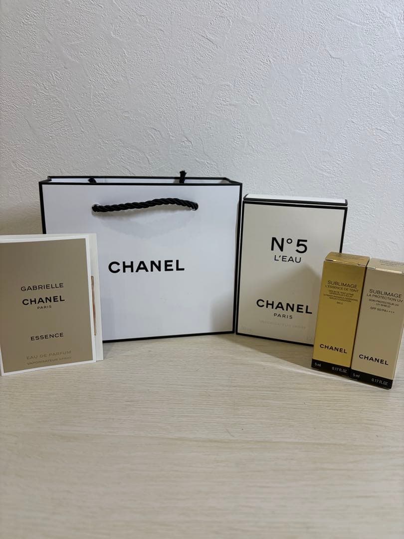 CHANEL N°5 ロー オードゥ トワレット(ヴァポリザター)試供品3点付き CHANEL（CHANEL） シャネル N°5 ロー オードゥ トワレット