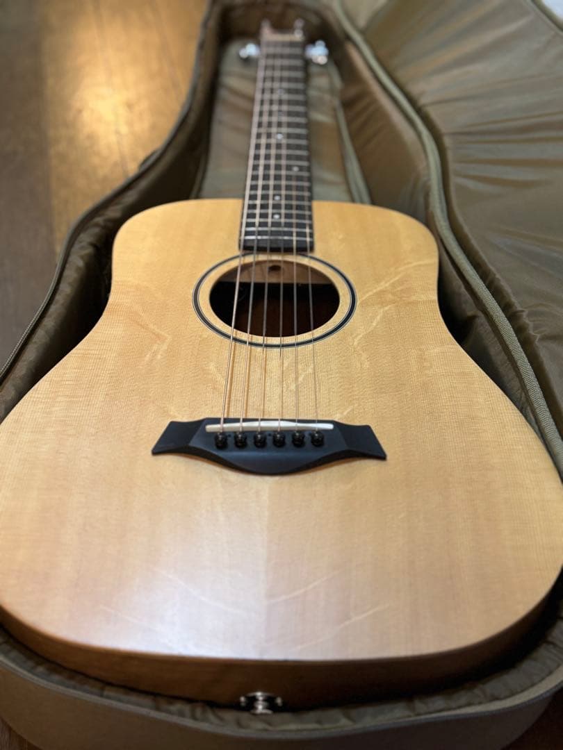 ギター Baby Taylor BT1e Taylor Baby Taylor BT1e Walnut Acoustic-Electric Guitar