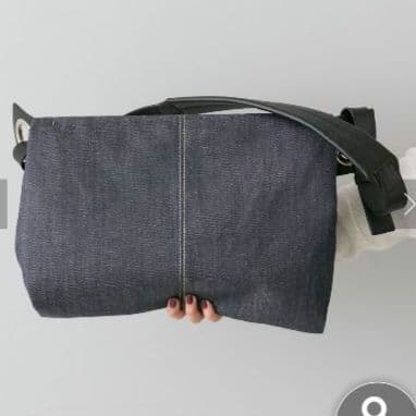 【新品未使用】kawa-kawa(カワカワ)ハトメボディバッグ Lサイズ kawa-kawa(カワカワ)】NO1285 ハトメボディバッグ Lサイズ | ear