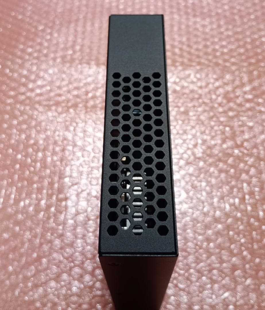 ★【美品】QNAP QSW-1105-5T 2.5Gbps スイッチングハブ