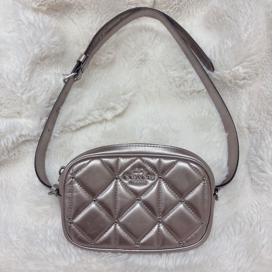 コーチ ウエストバッグ メタリック キルティング スタッズ ボディバッグ