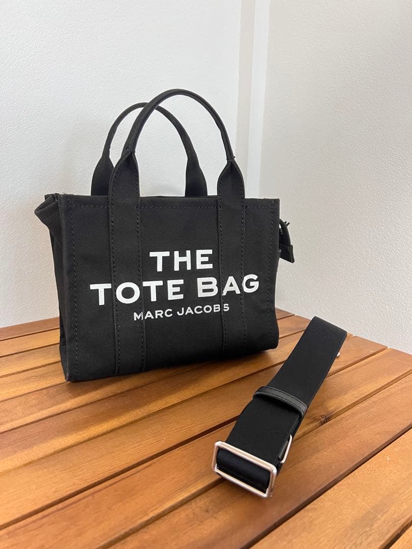 最終値下げ】MARC JACOBS THE TOTE BAG ブラック - メルカリ