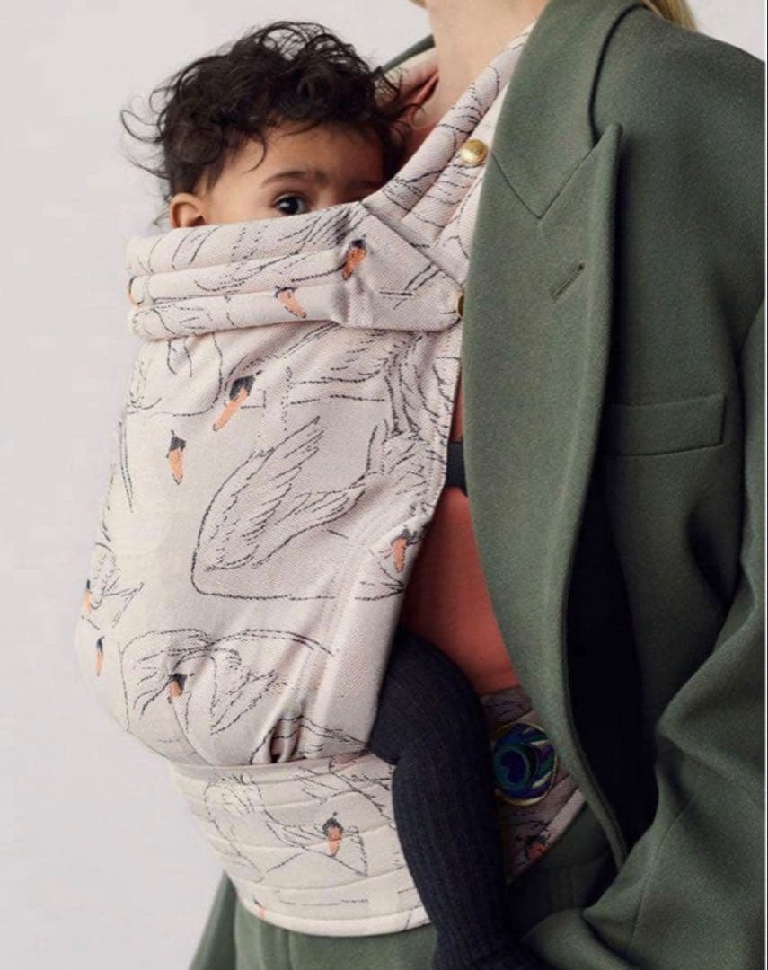 お値下げ！箱付き新品未使用artipoppe　アーティポッペ　抱っこ紐 アーティポッペ Artipoppe 抱っこ紐 新前向き抱っこ可 - メルカリ