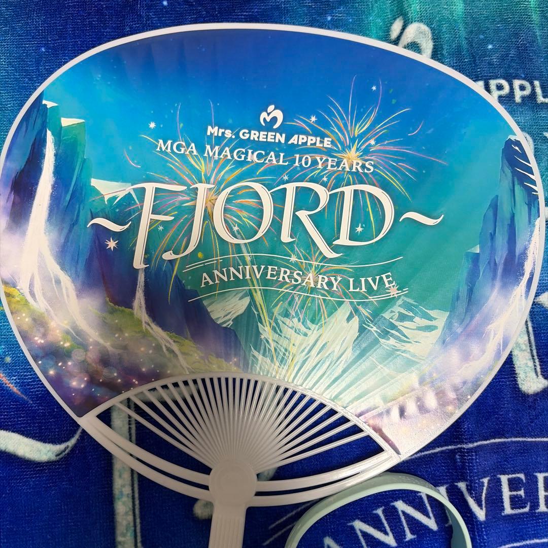 Mrs. GREEN APPLE FJORD~ タオル、うちわ、ラバーバンド - メルカリ