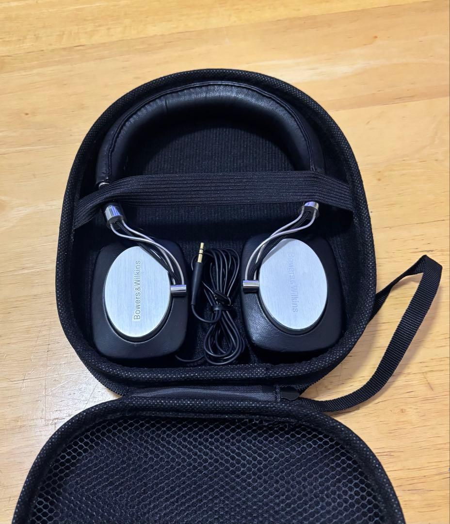 Bowers & Wilkins P5 有線HiFiヘッドホン Amazon.com: B&W P5 Mobile Headphones - Black : Electronics