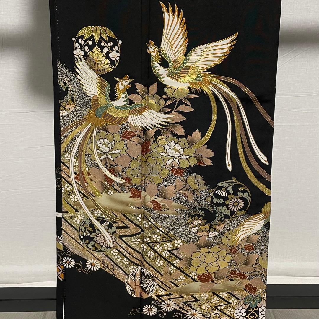 D709 黒留袖 鳳凰 牡丹 金駒刺繍 正絹 着物袷 極美品 - メルカリ