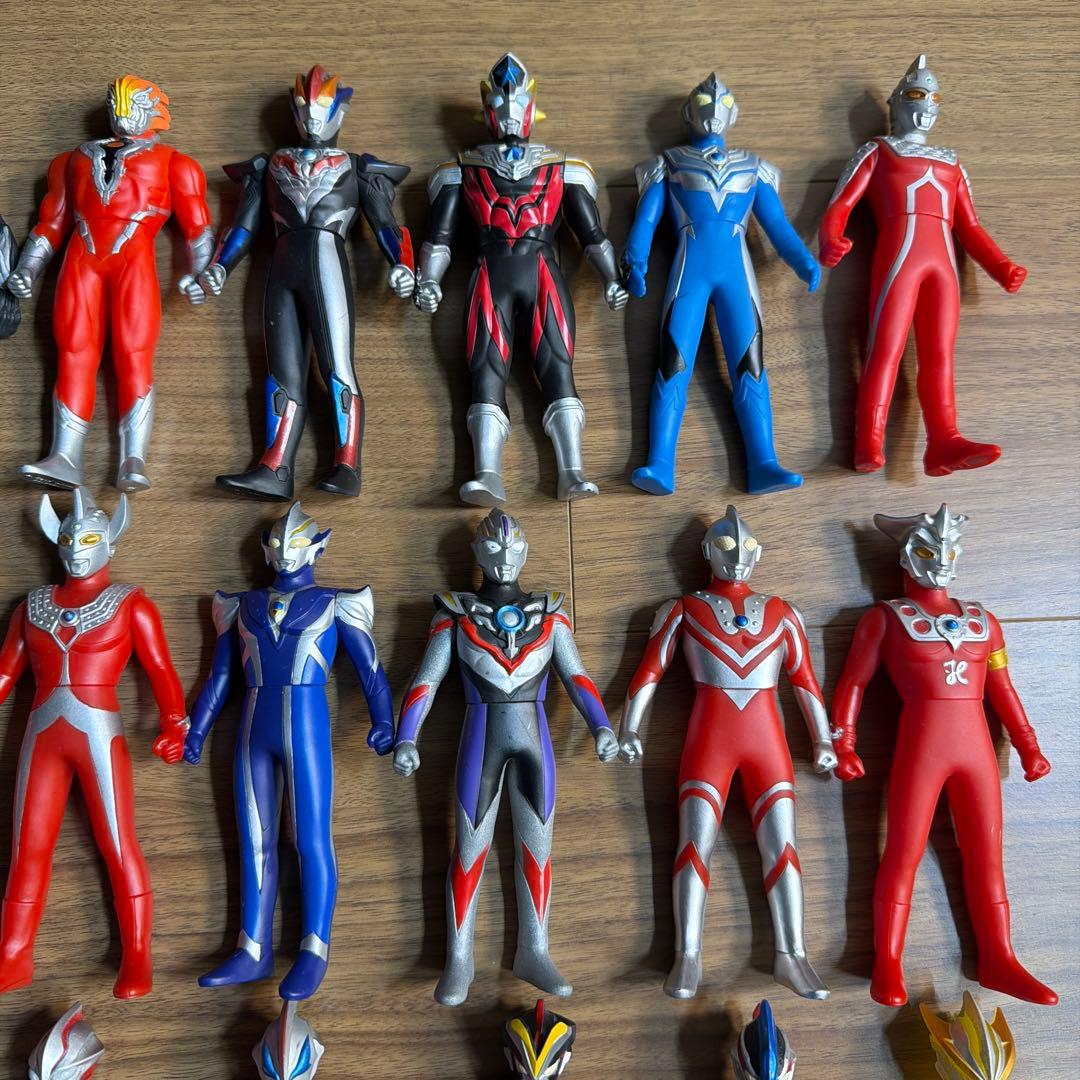 うーでぃー様専用 ウルトラマン44体と怪獣53体まとめ売り S.H.