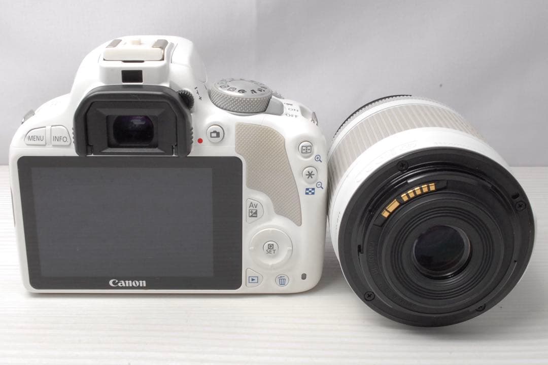 美品】EOS Kiss X7 ホワイト 手ぶれ補正 おまけ付き スマホ転送OK