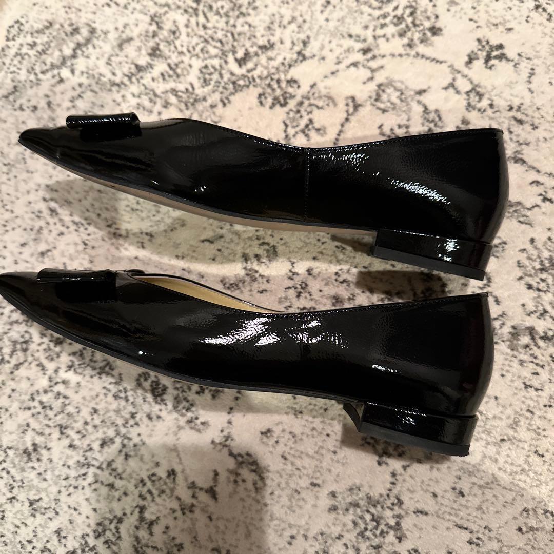 美品】リボン フラットシューズ エナメル ブラック 23cm - メルカリ