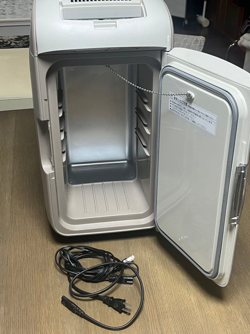 くまのプーさん TWINBIRD ポータブル電子冷温ボックス HR-4201型