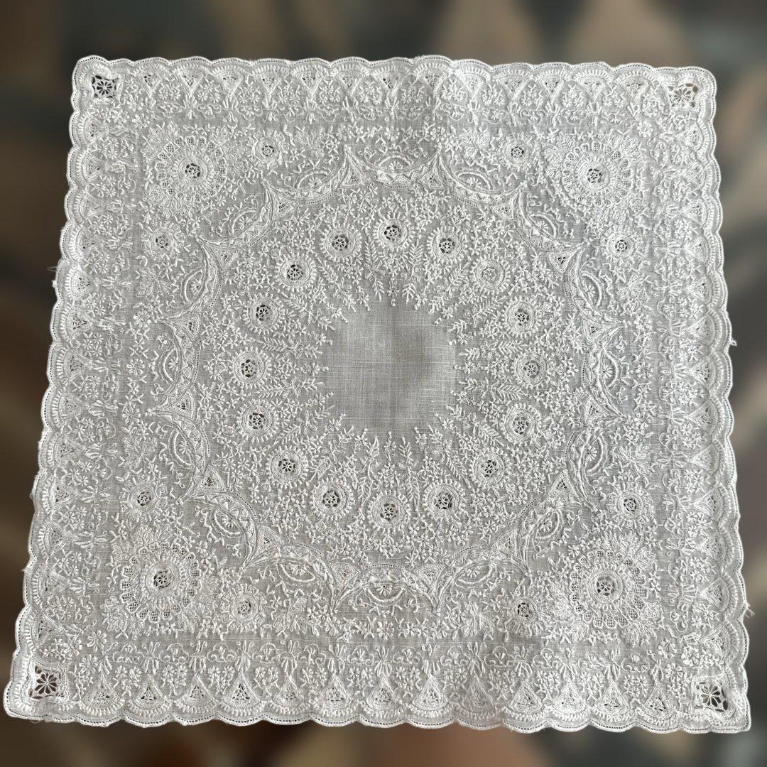 スワトウ 白のハンカチ 刺繍が美しい 中国汕頭 アンティーク