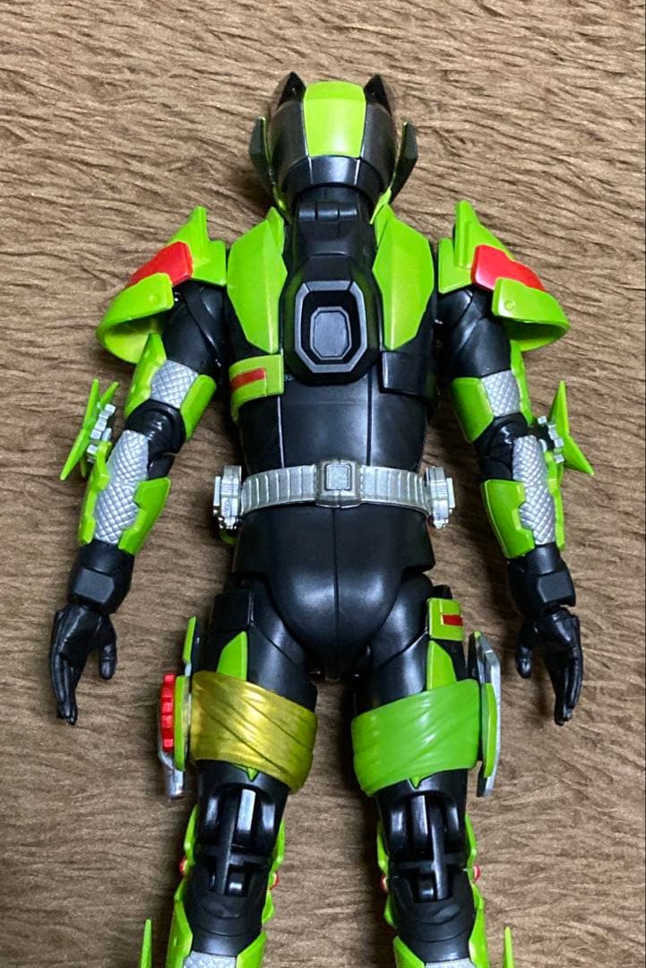 S.H.Figuarts 仮面ライダータイクーン　フィーバーニンジャ