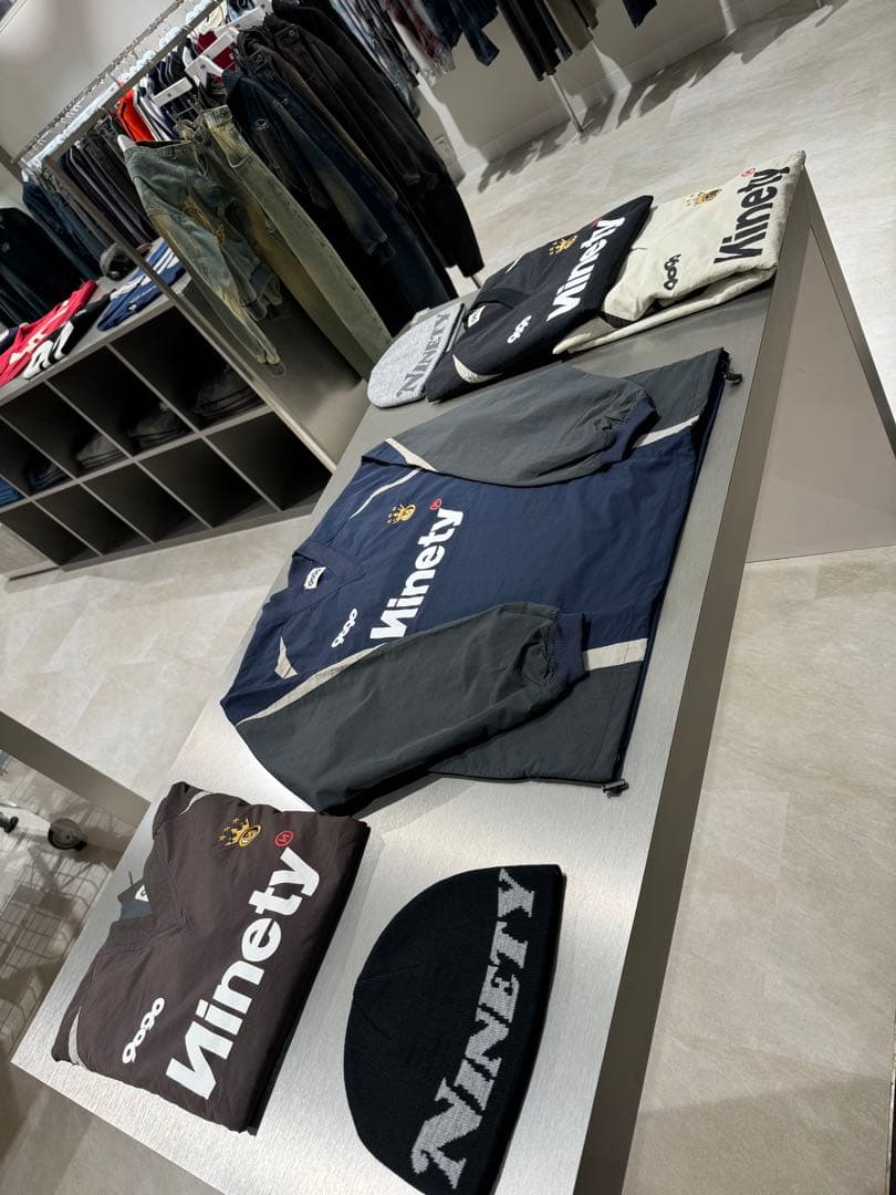 新作！即完売‼️9090 ナイロン プルオーバー ネイビー XL - メルカリ