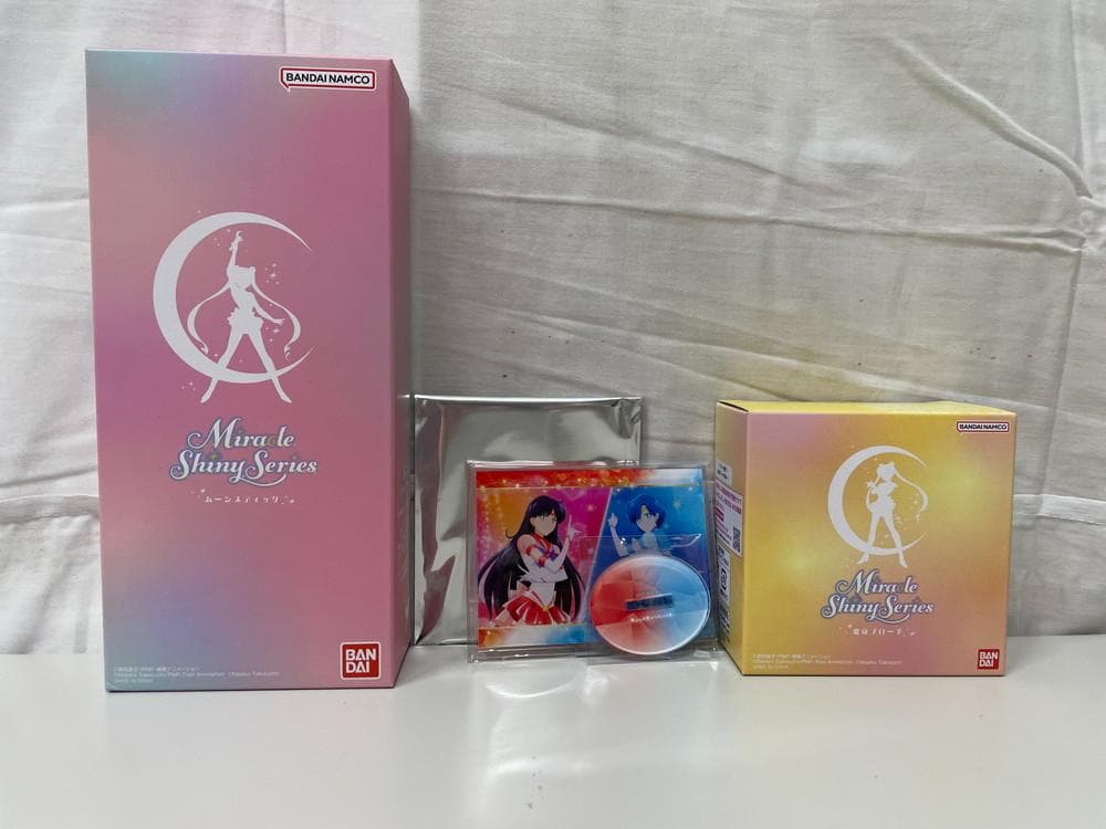 ◆セーラームーン ムーンスティック 変身ブローチ アクスタ３点セット 09295 セーラームーン」“ムーンヒーリングエスカレーション”！ 光り方に