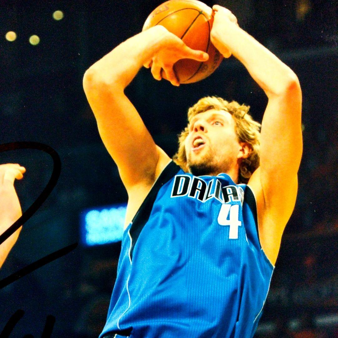 ダーク・ノヴィッキー直筆サイン入り2Lサイズ写真… - メルカリ