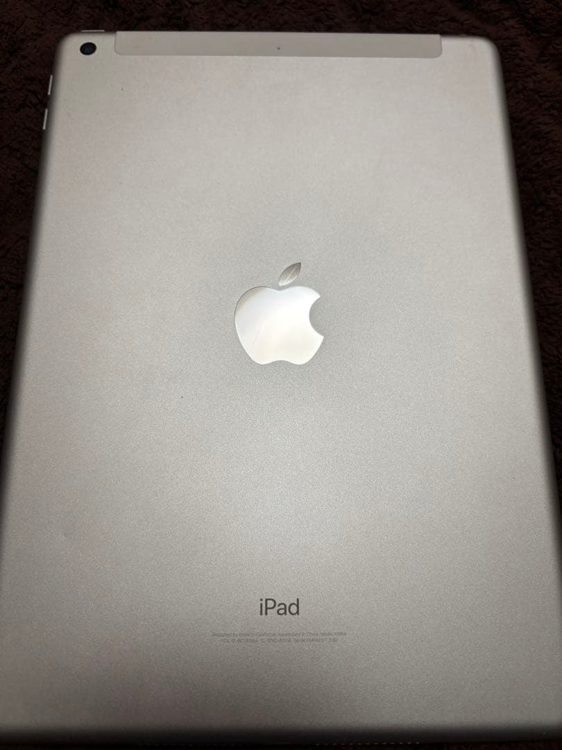 iPad 9.7インチ 第6世代 Wi-Fi+セルラー シルバー SIMフリー