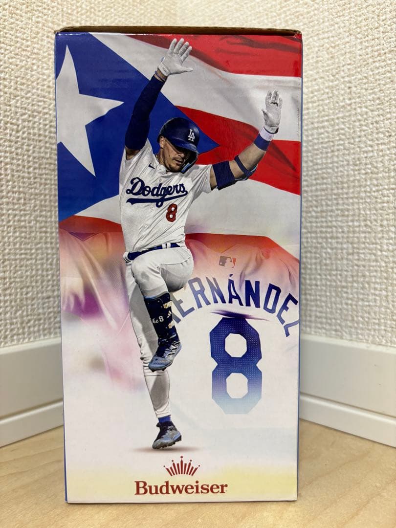 ロサンゼルス・ドジャース キケ・ヘルナンデス フィギュア 背番号8