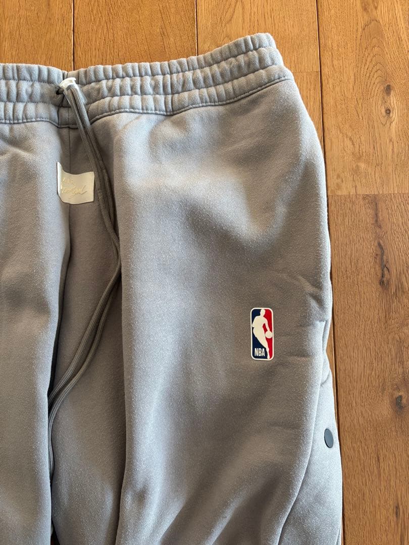 NIKE NBA フリースパンツ グレーfear of godフィアオブゴッド - メルカリ