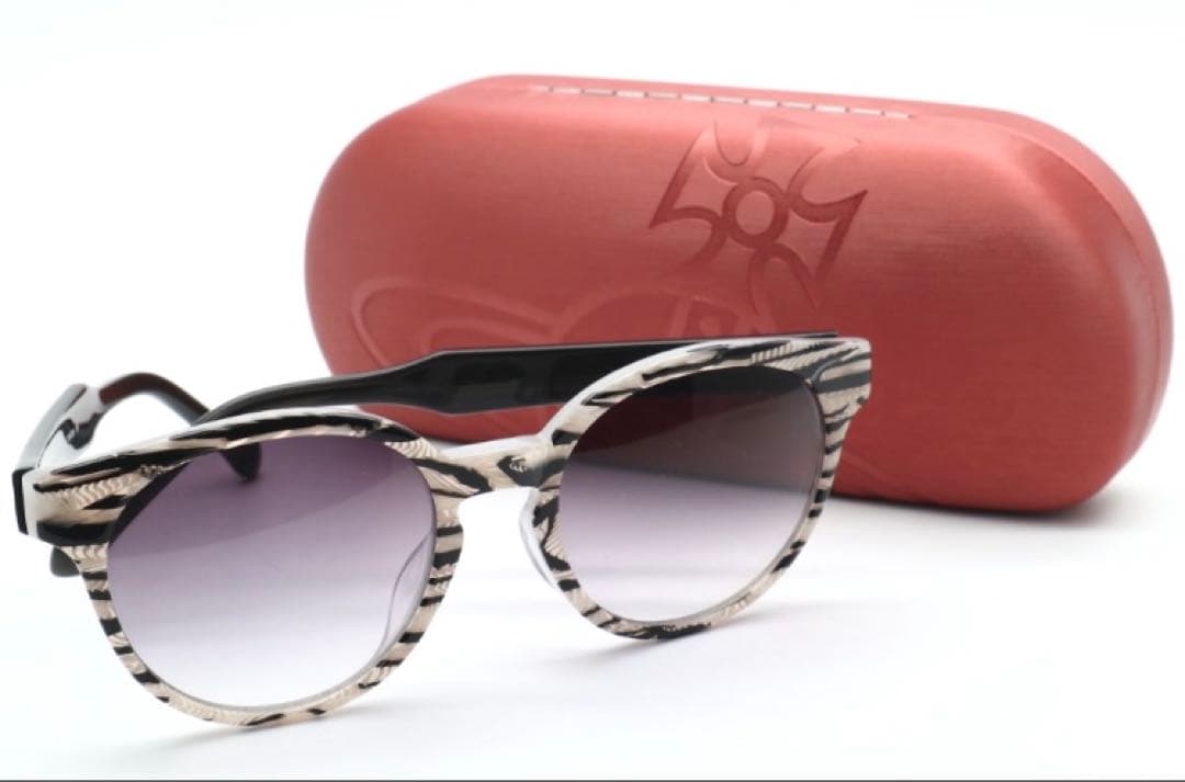 新品 激レア 希少 vivienne westwood サングラス ゼブラ