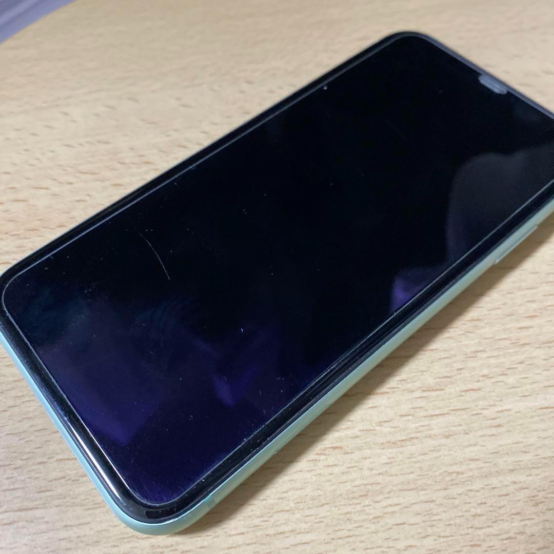 iPhone 11 グリーン 64GB SIMフリー バッテリー70%台 画面割の通販はau