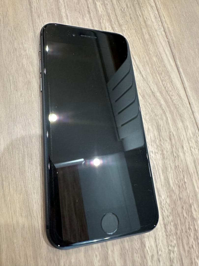 Apple iPhone 8 本体 黒　64GB SIMフリー Amazon | 【整備済み品】 Apple iPhone 8 64GB スペースグレー SIM