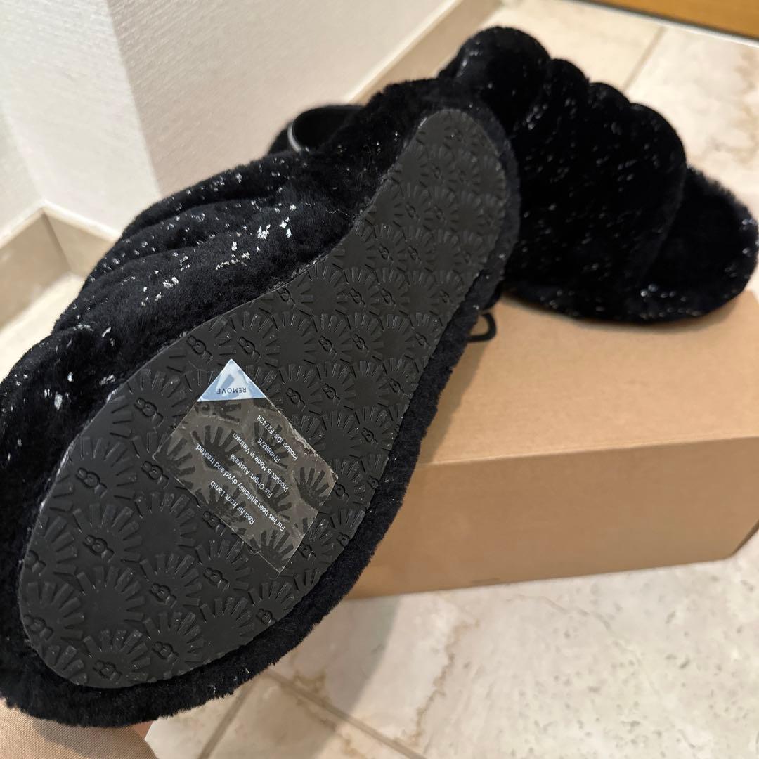 UGG アグ ラメ入り もこもこサンダル ファー - メルカリ