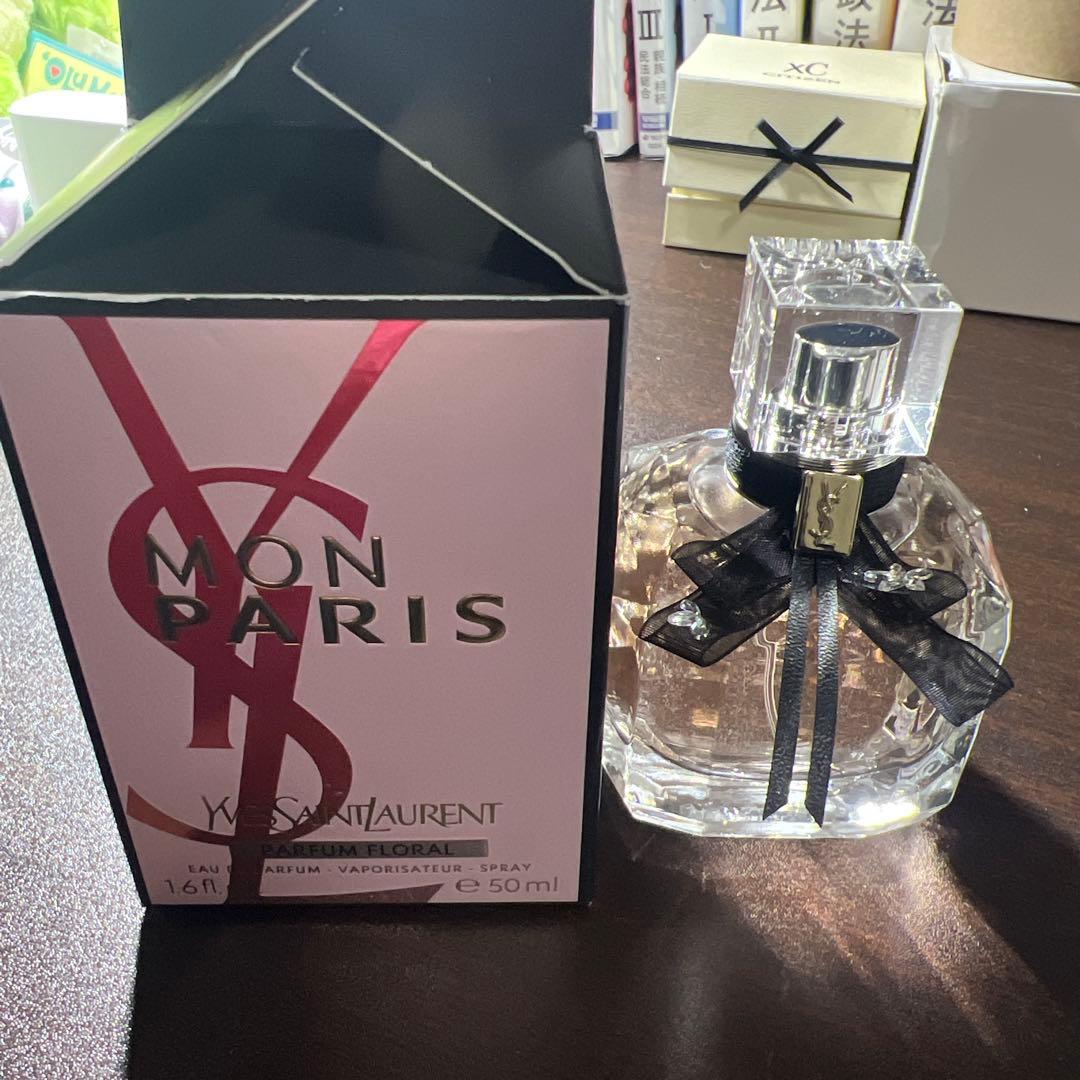 イヴ・サンローラン　モンパリフローラル　オーデパルファム　50ml イヴ・サンローラン / モン パリフローラル オーデパルファムの公式