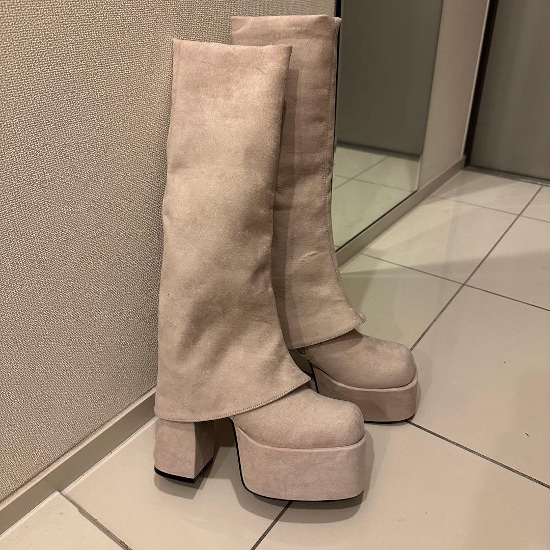 EMODA ルーズフレアカバーフィットブーツ Mサイズ アイボリー - メルカリ