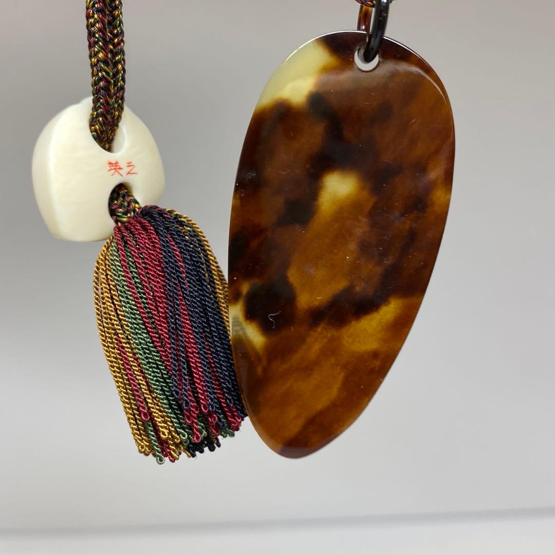 英之在銘 鼈甲に極上ウサギ 根付 8g 東さ8-0104☆2F