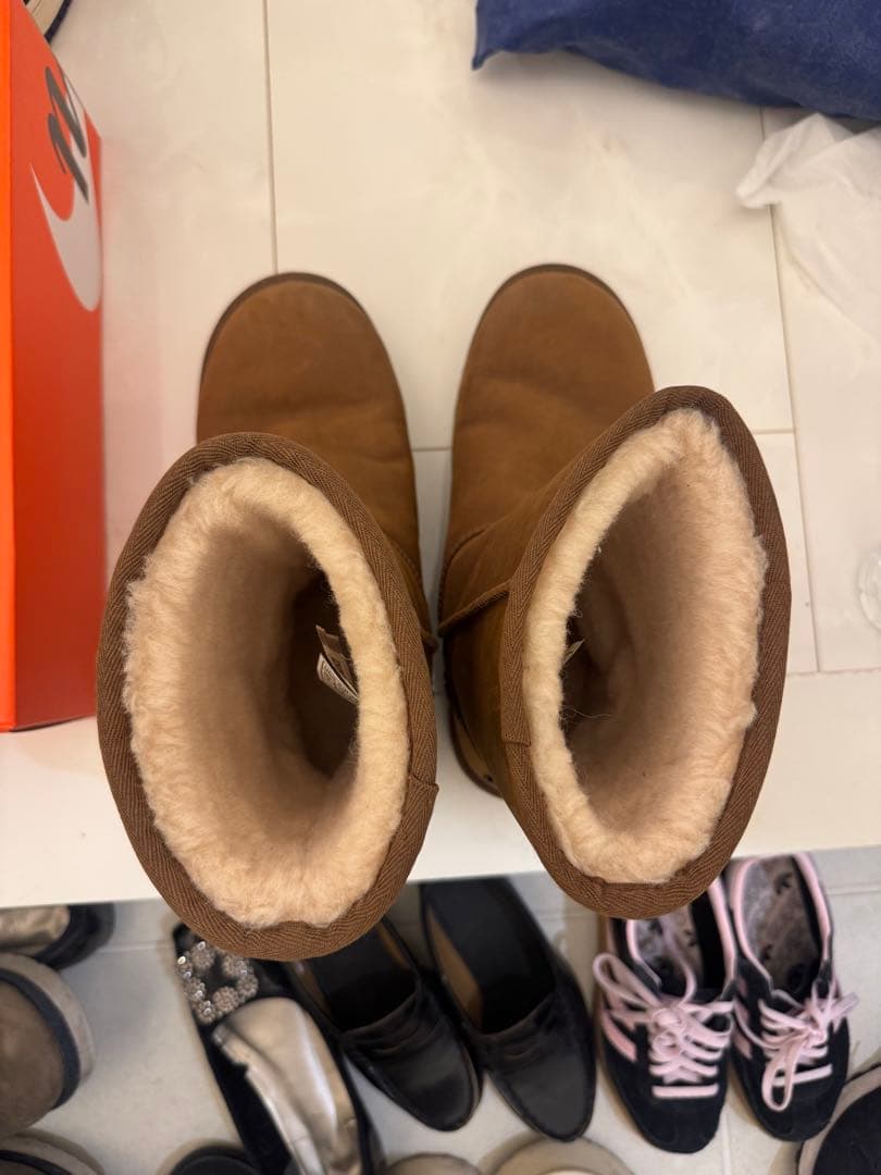 UGG Classic Short / チェスナット系（型番 1008558） - メルカリ