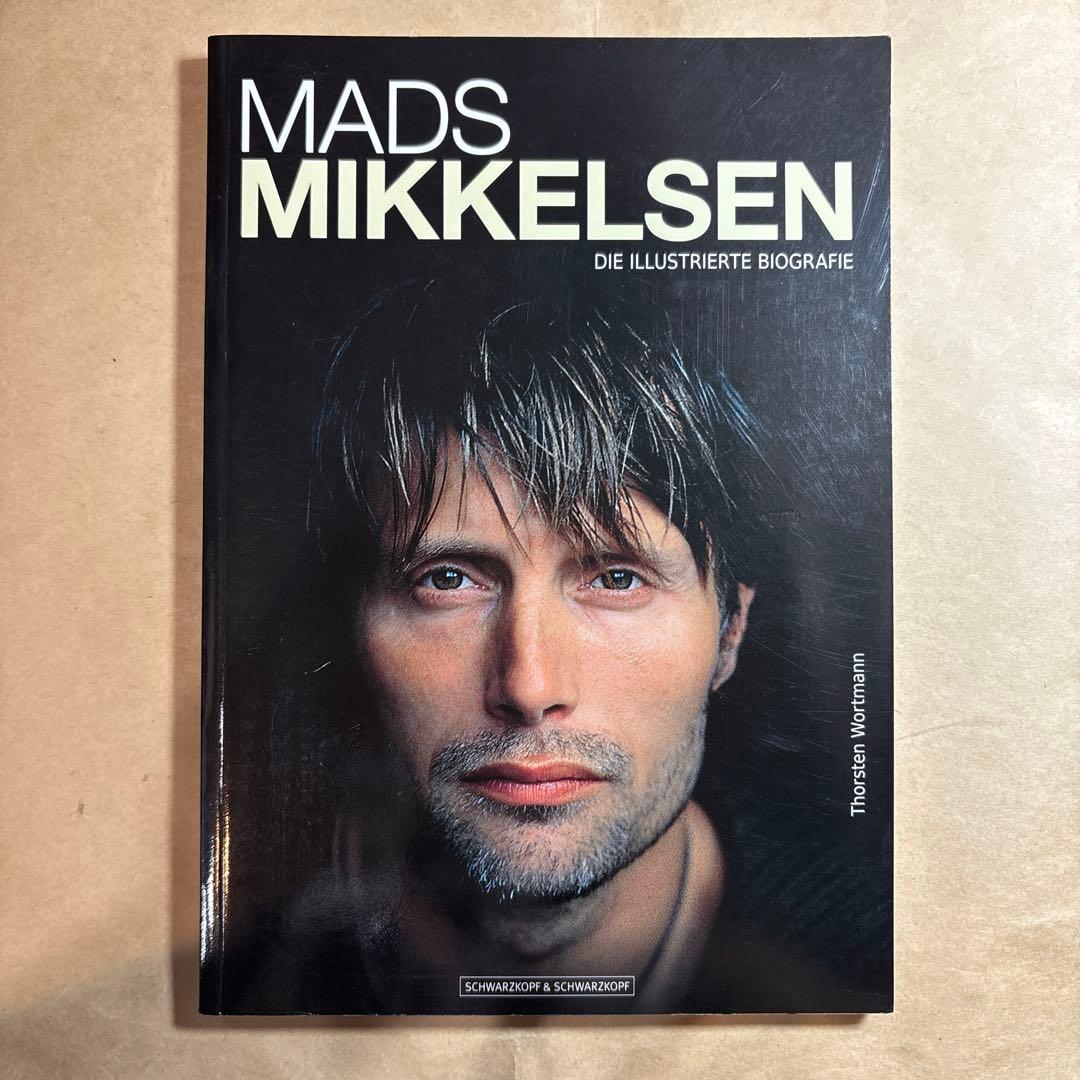 洋書 Mads Mikkelsen Dieillustrierte Biografie Amazon | Mads Mikkelsen: Die illustrierte Biografie | Foreign