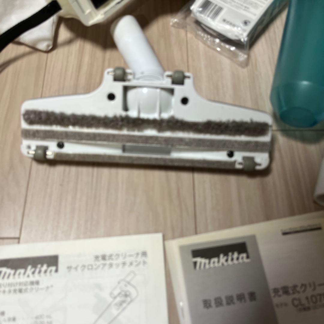 マキタ コードレス掃除機サイクロンセット 10.8V CL107FD