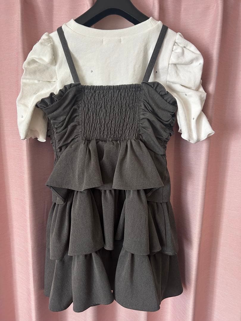 ハート透かしビジューTP &リボンキャミギャザーワンピ evelyn - メルカリ