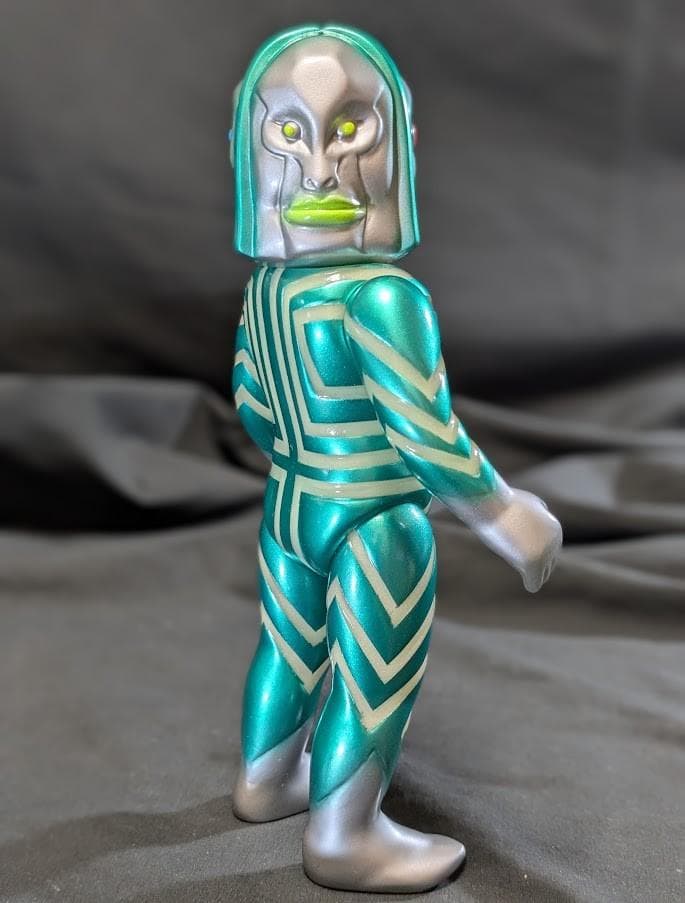 三面怪人 ダダ（M1号）三面バージョン ソフビフィギュア 蓄光