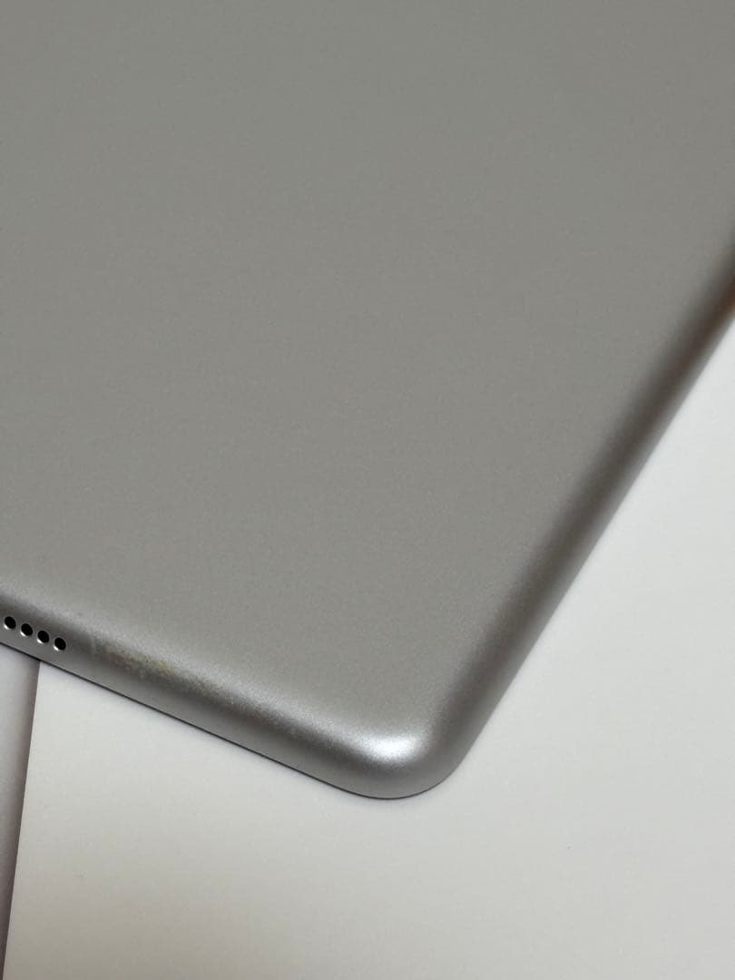 iPad 第9世代（MK2L3J/A） 10.2inch 64GB その①