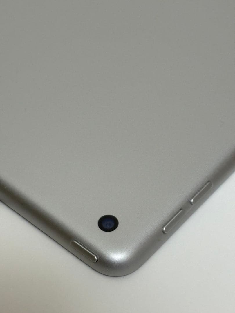iPad 第9世代（MK2L3J/A） 10.2inch 64GB その①