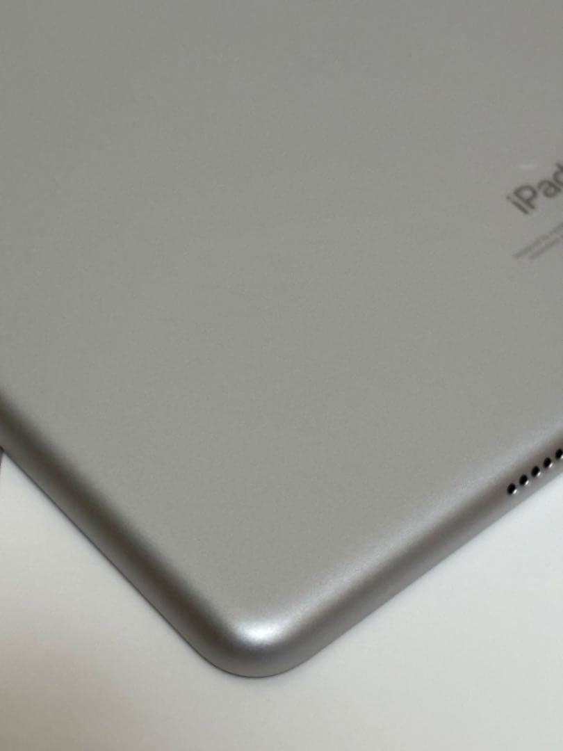 iPad 第9世代（MK2L3J/A） 10.2inch 64GB その①