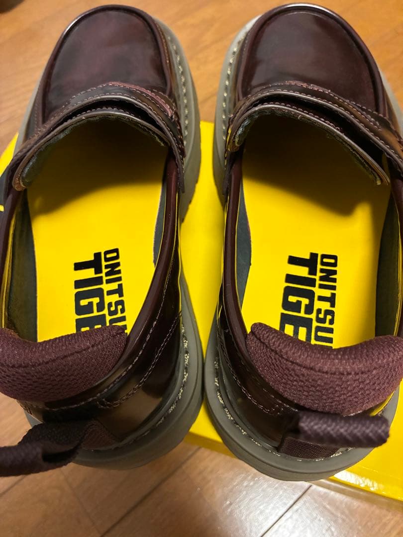 め*ん様 ONITSUKA TIGER TIGER LOAFER ブラウン 26 - メルカリ
