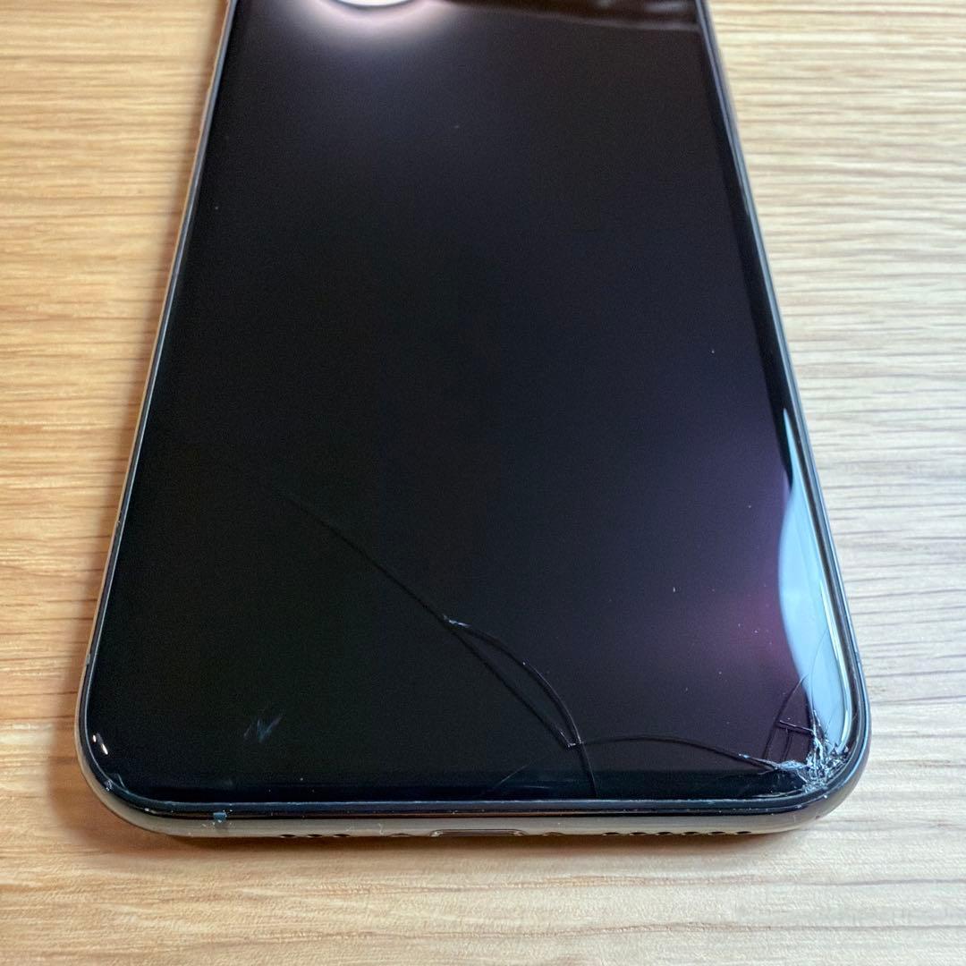 iPhone11pro ミッドナイトグリーン 256GB 画面ひび割れあり - メルカリ