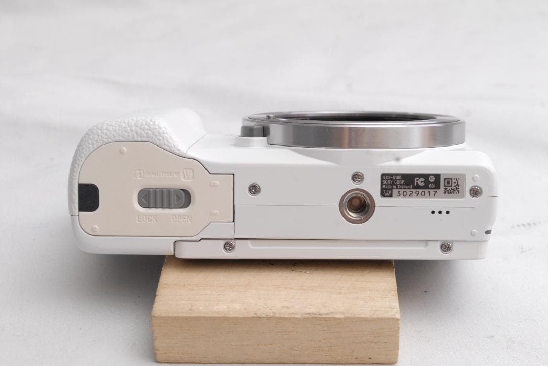 SONY @ 5100/E 3.5-5.6/PZ 16-50mm (良品）