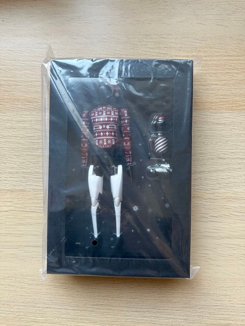 Tesla Bot クリスマスver 可動 人形 ロボット - メルカリ