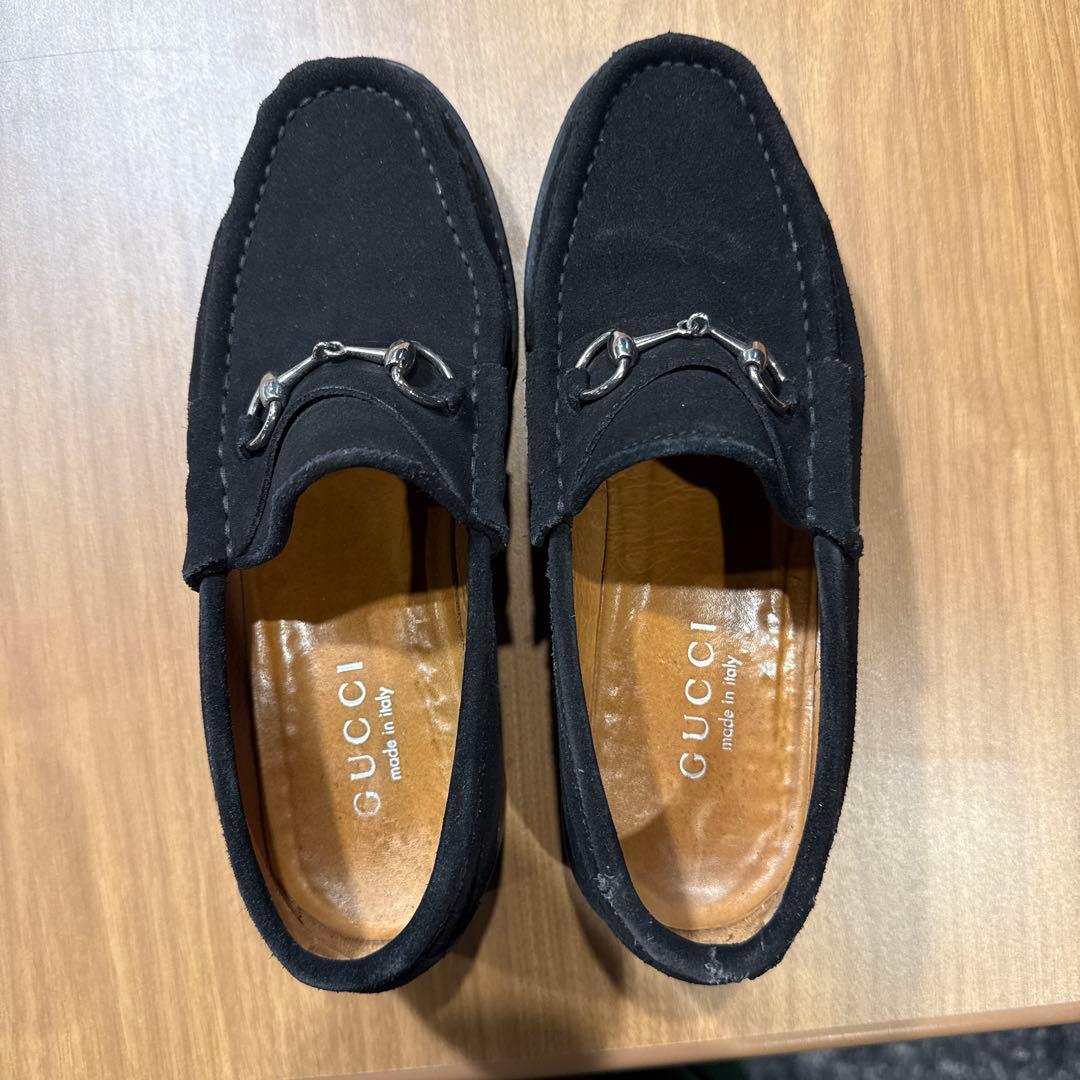 GUCCI ブラックスエード ローファー - メルカリ